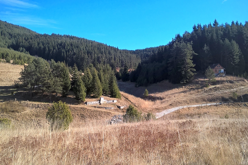 Sunny Mountain Valley